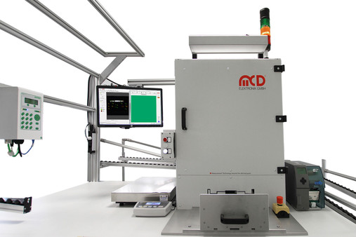 MCD Prüfzelle zur funktionalen, haptischen und optischen Prüfung von montierten Bedienelementen und Steuergeräten